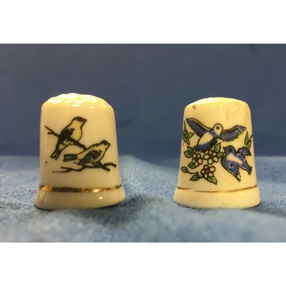 Thimbles Porelain set of 2 With birds painted on them - Picture 1 of 3